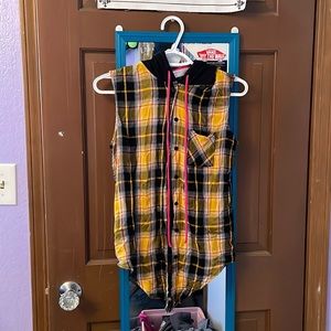 Sleeveless flannel with hood